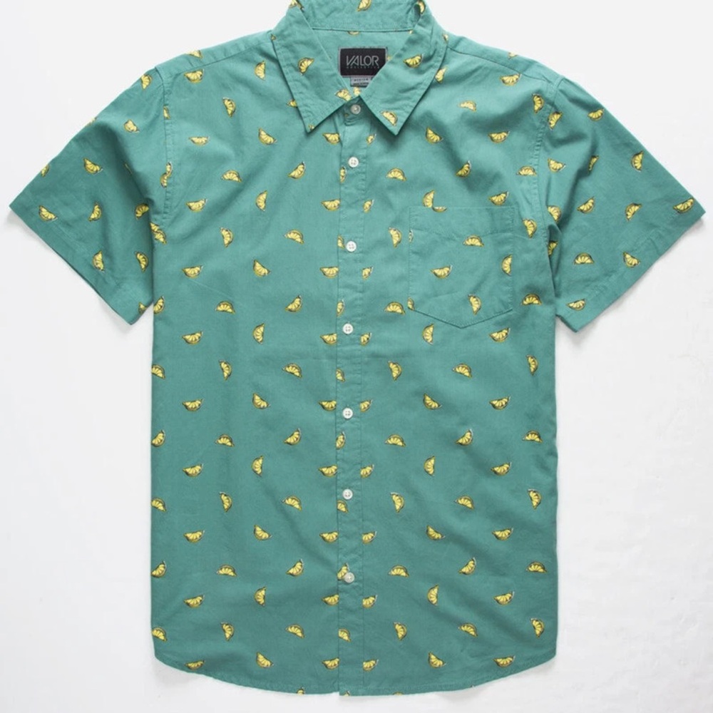 Valor Collective Tilly’s Lemon Print Green Short Sleeve Men's Shirt size L